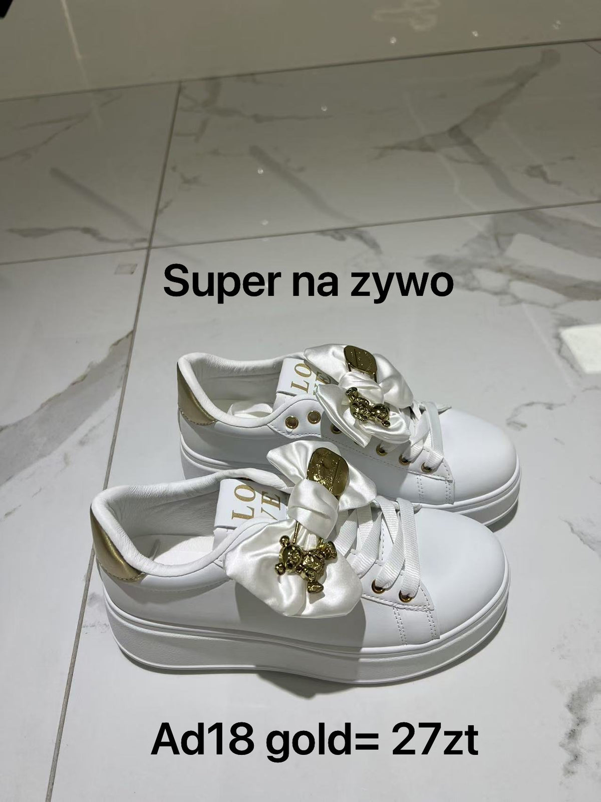 Sneakersy